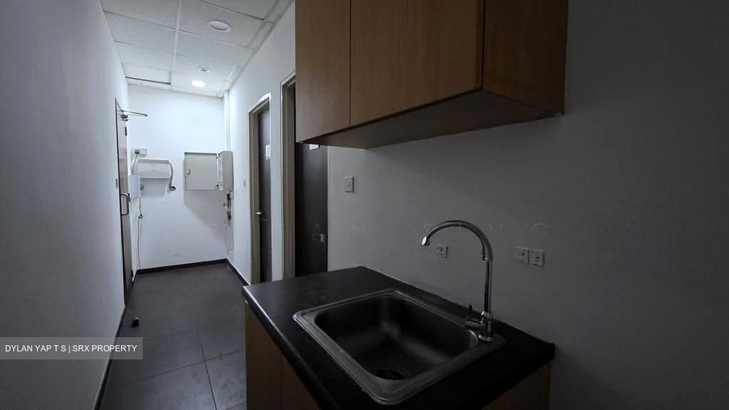 T5 @ Tampines (D18), Factory #632855641